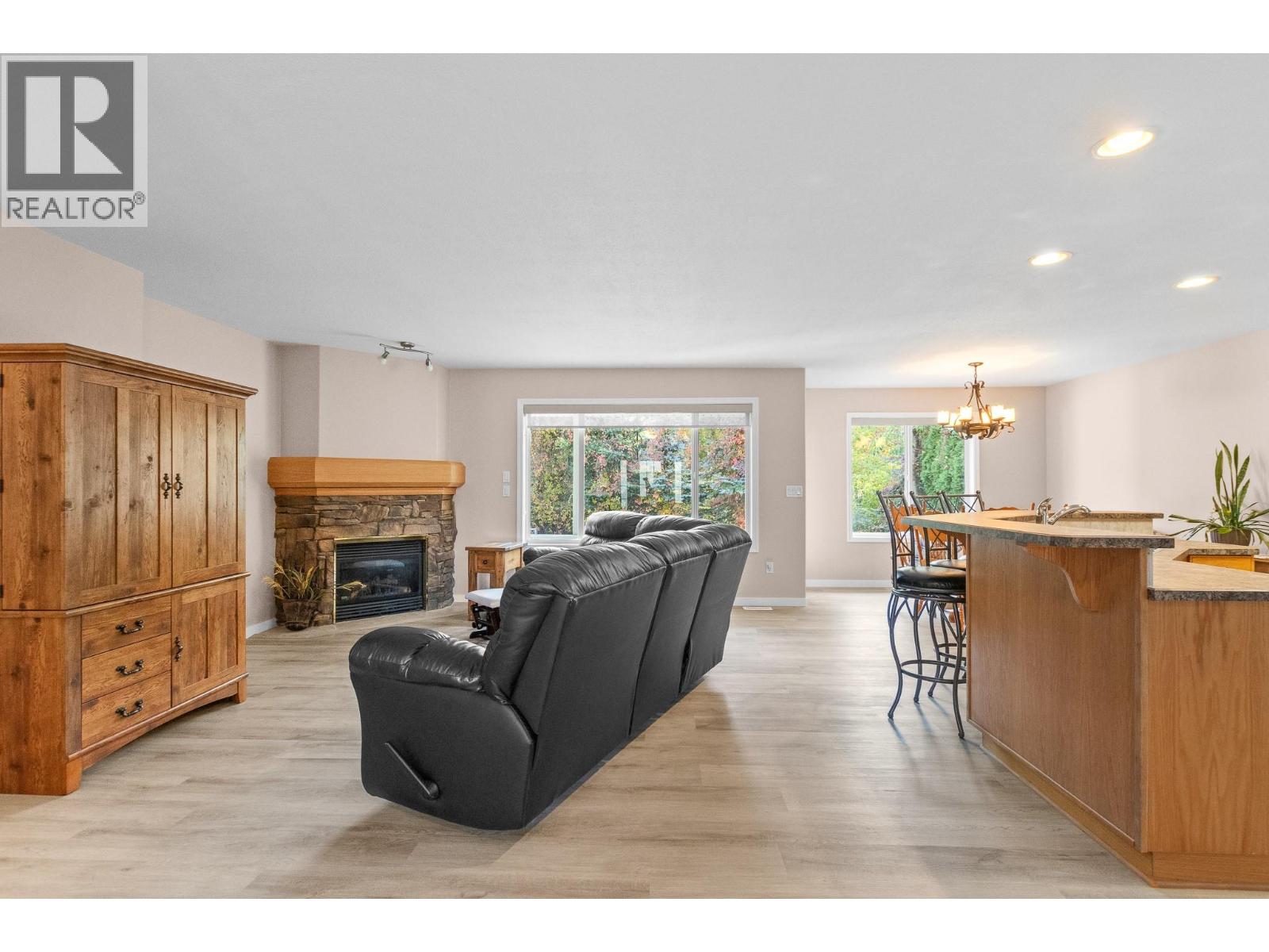 801 20 Street Ne Unit# 18 Lot# 18, Salmon Arm, British Columbia  V1E 2R7 - Photo 3 - 10402808
