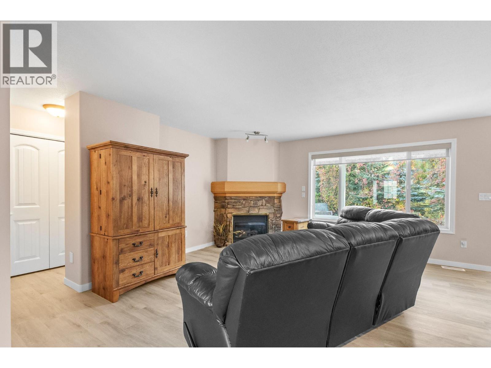 801 20 Street Ne Unit# 18 Lot# 18, Salmon Arm, British Columbia  V1E 2R7 - Photo 4 - 10402808