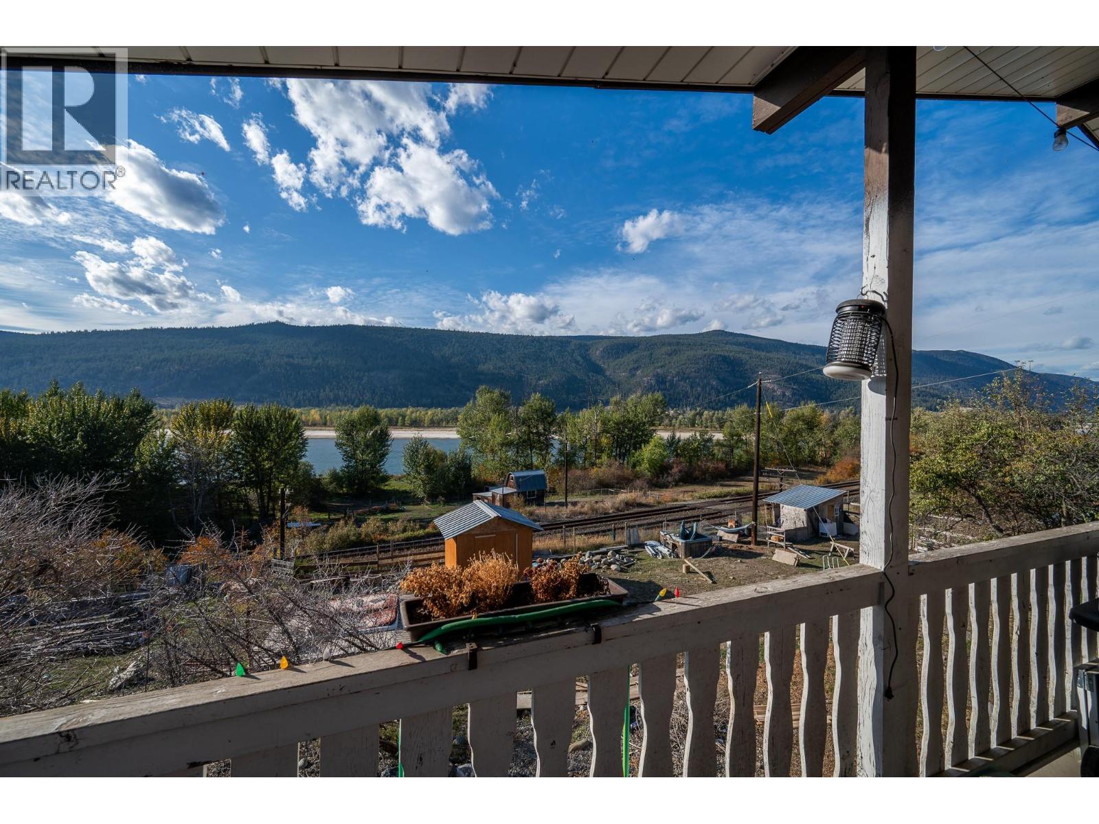 7941 Yellowhead Highway, Kamloops, British Columbia  V0E 1Z2 - Photo 12 - 10403062