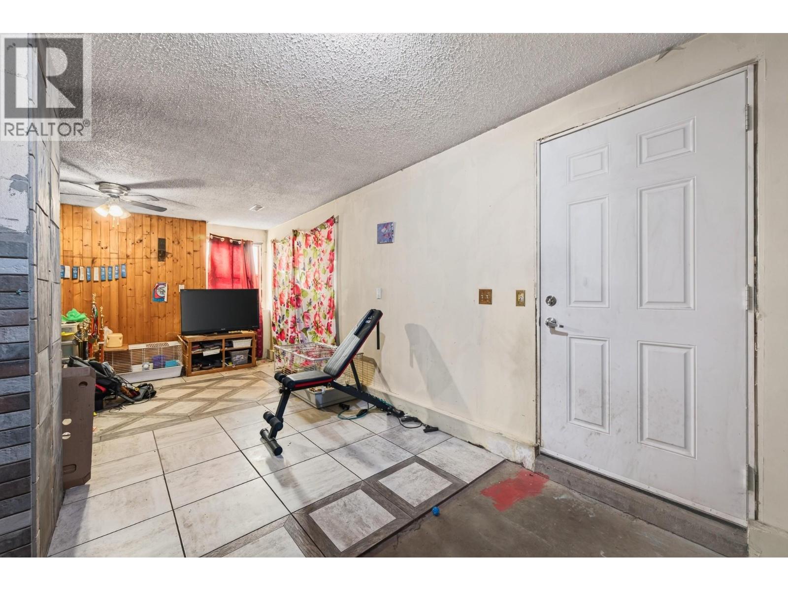 7941 Yellowhead Highway, Kamloops, British Columbia  V0E 1Z2 - Photo 14 - 10403062