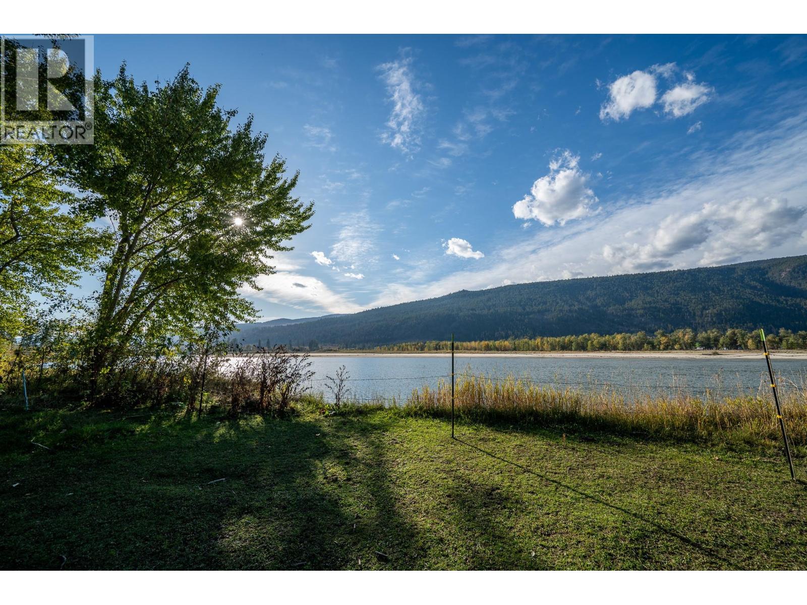 7941 Yellowhead Highway, Kamloops, British Columbia  V0E 1Z2 - Photo 21 - 10403062