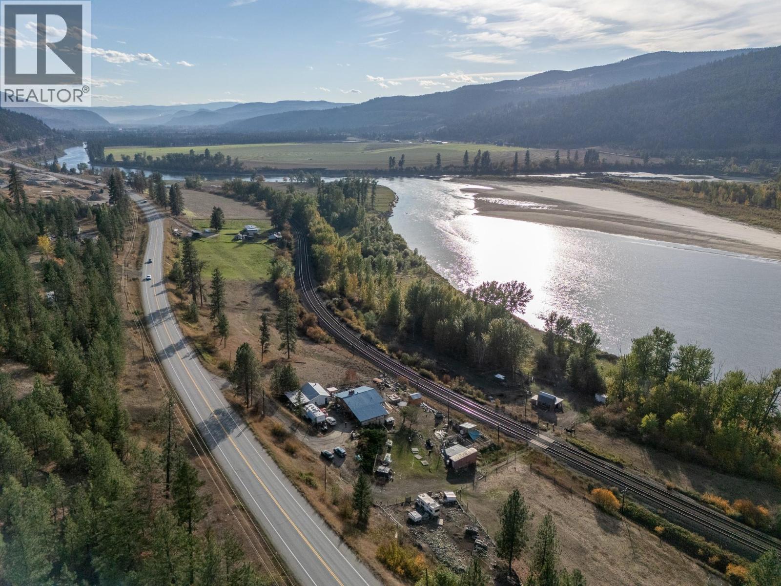 7941 Yellowhead Highway, Kamloops, British Columbia  V0E 1Z2 - Photo 30 - 10403062