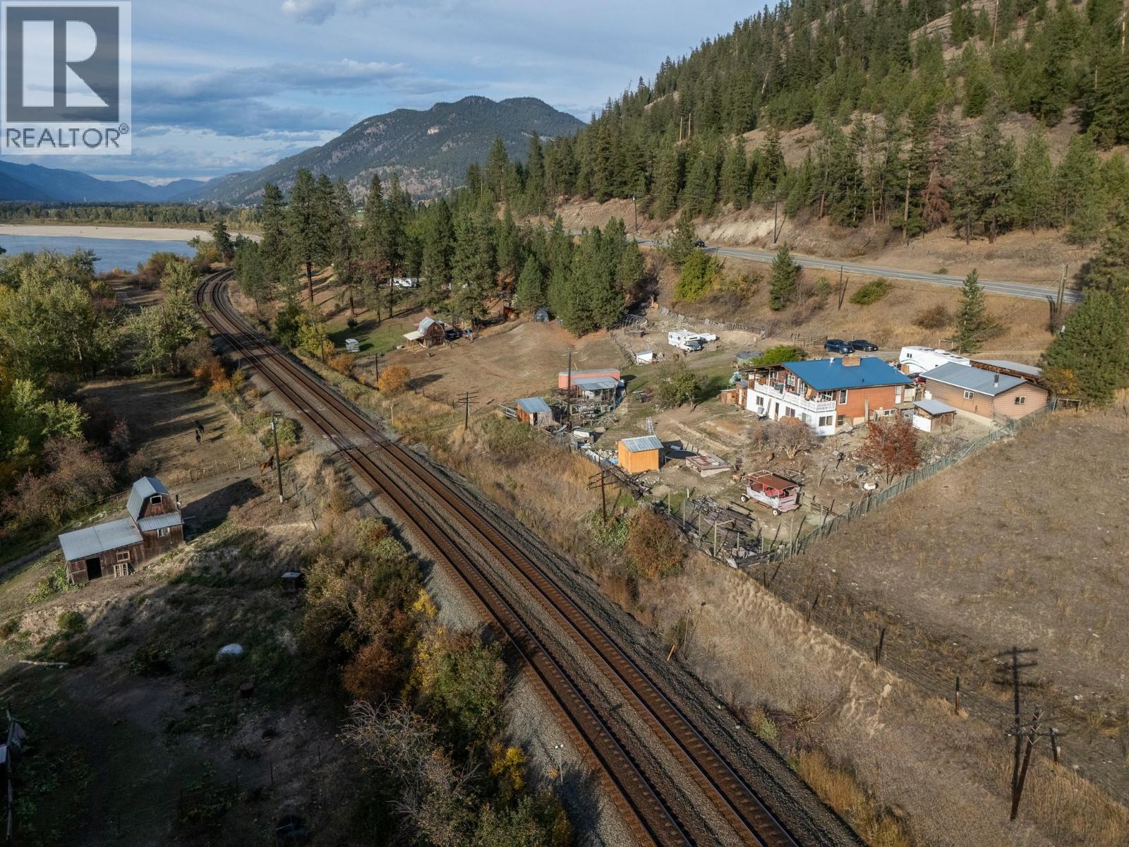 7941 Yellowhead Highway, Kamloops, British Columbia  V0E 1Z2 - Photo 33 - 10403062