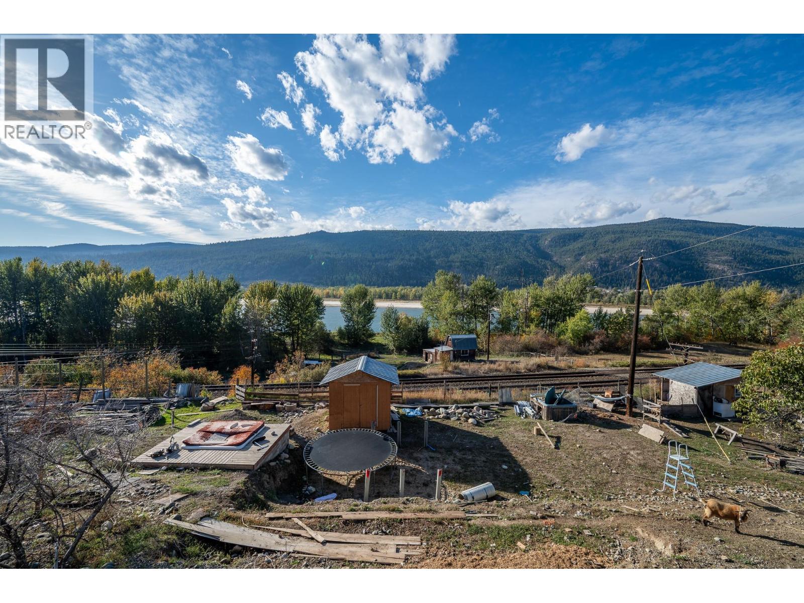 7941 Yellowhead Highway, Kamloops, British Columbia  V0E 1Z2 - Photo 34 - 10403062