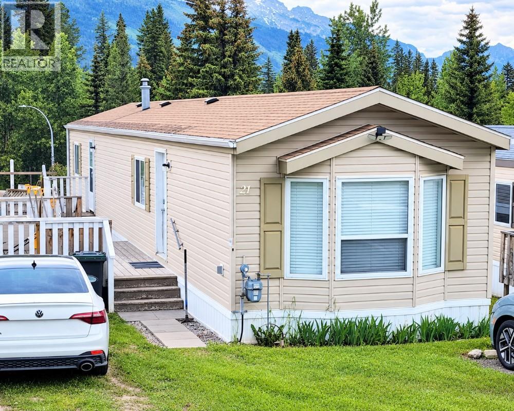 21 Champlain Place, Elkford, British Columbia  V0B 1H0 - Photo 1 - 10403041