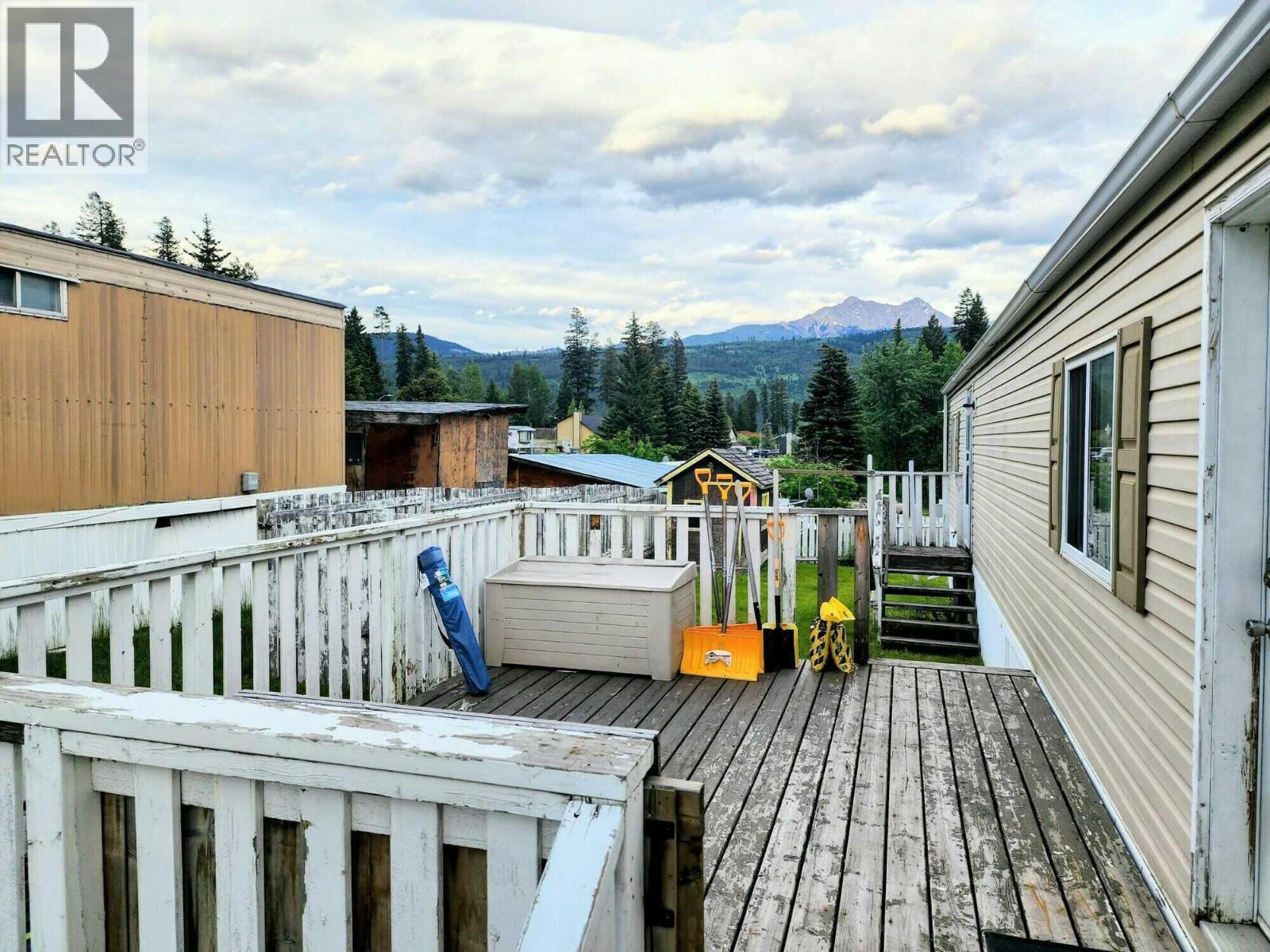 21 Champlain Place, Elkford, British Columbia  V0B 1H0 - Photo 11 - 10403041