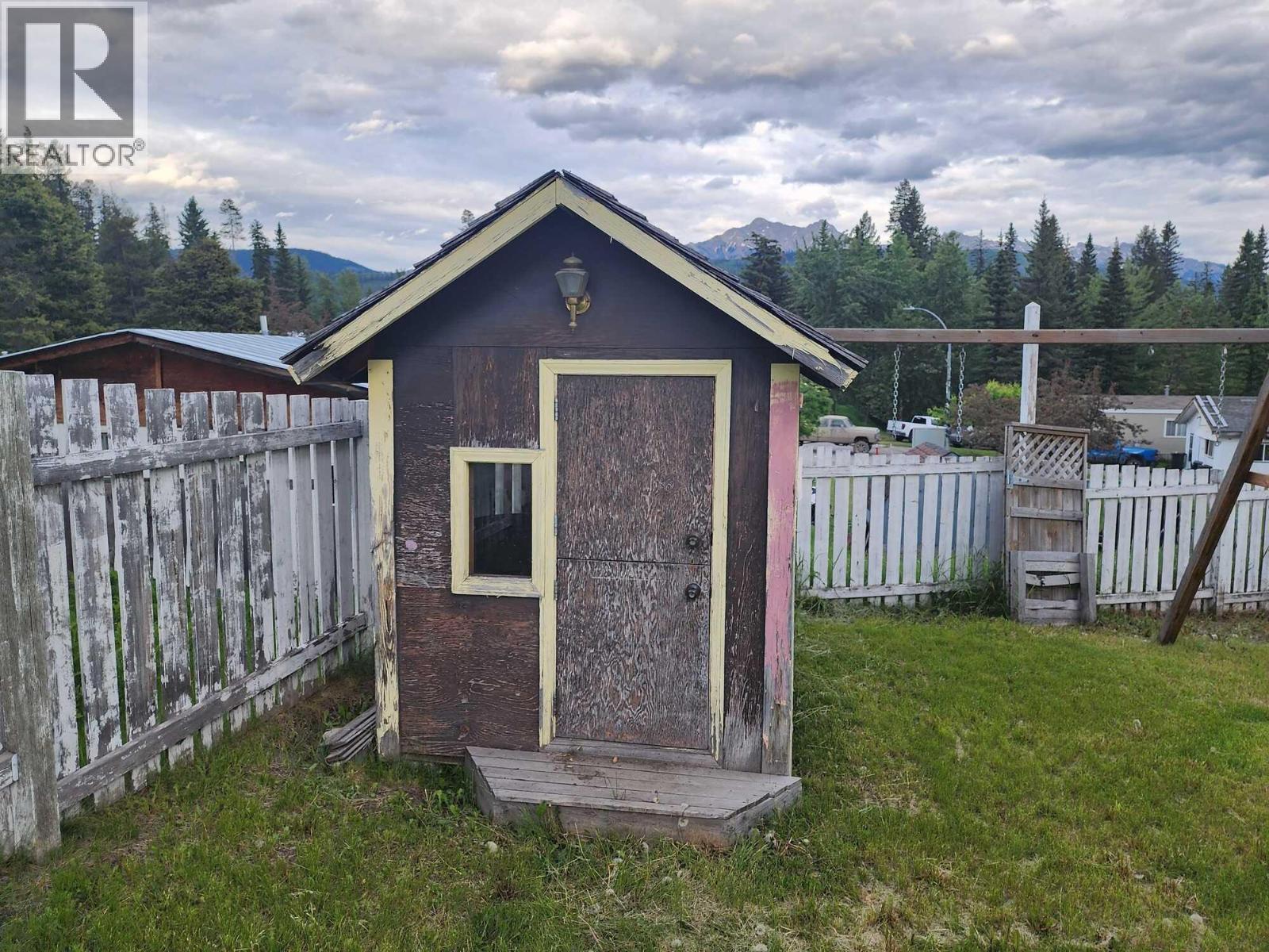21 Champlain Place, Elkford, British Columbia  V0B 1H0 - Photo 12 - 10403041