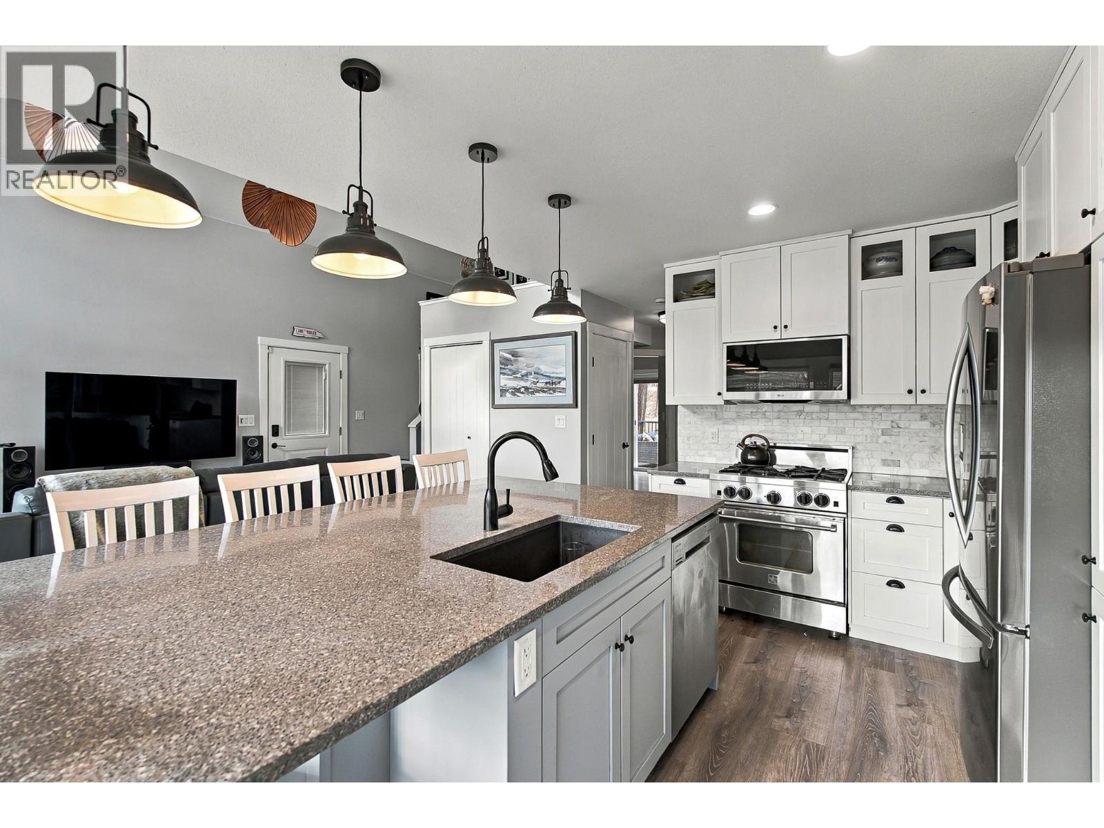 6976 Terazona Drive, Kelowna, British Columbia  V1Z 3R8 - Photo 11 - 10402886