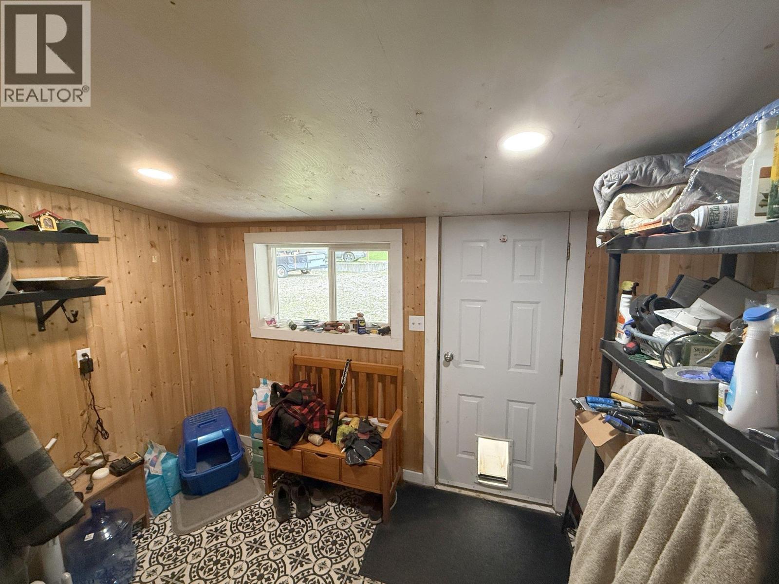6871 Trans Canada Highway Nw, Salmon Arm, British Columbia  V1E 3A2 - Photo 12 - 10402761