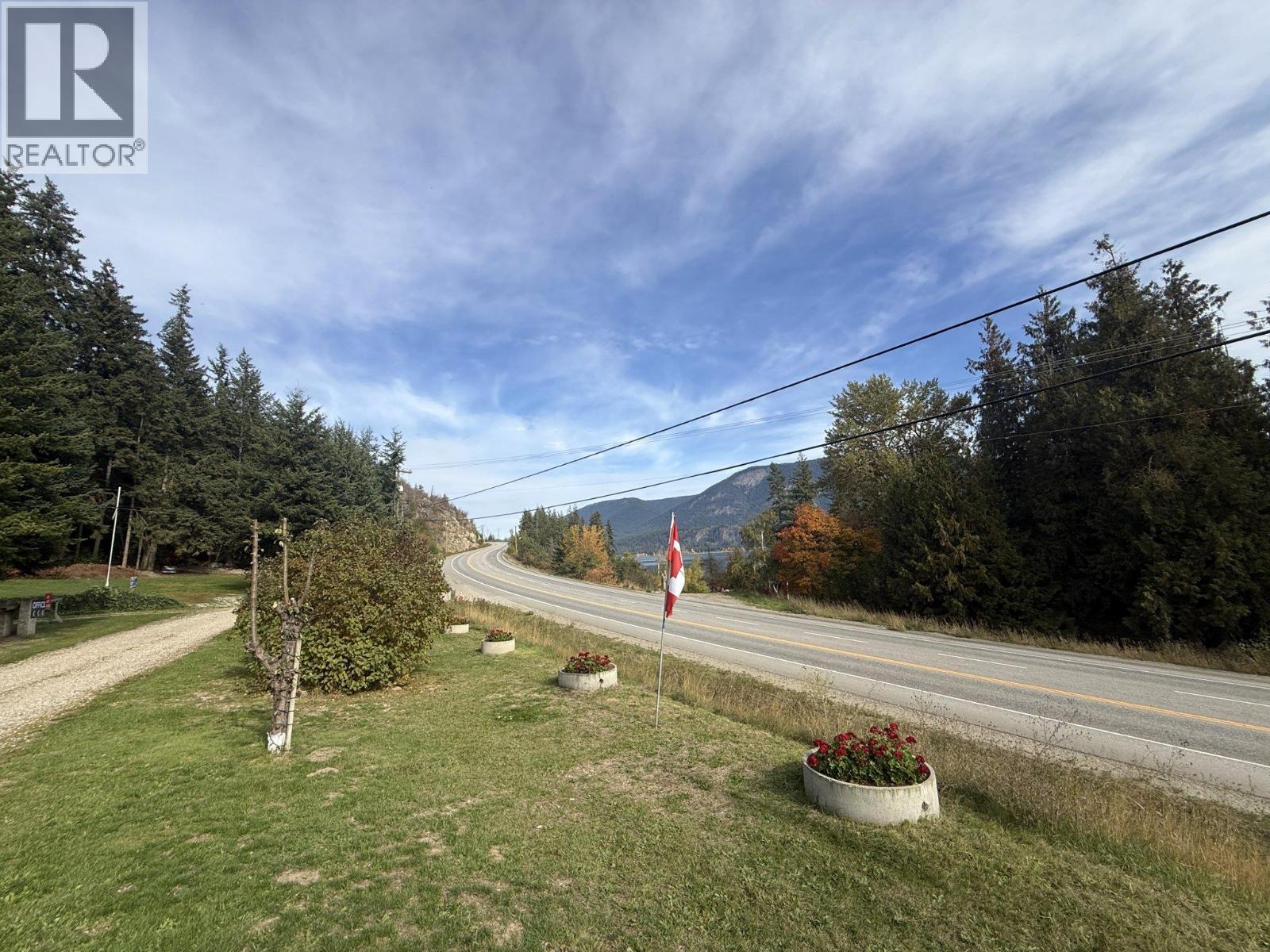 6871 Trans Canada Highway Nw, Salmon Arm, British Columbia  V1E 3A2 - Photo 13 - 10402761