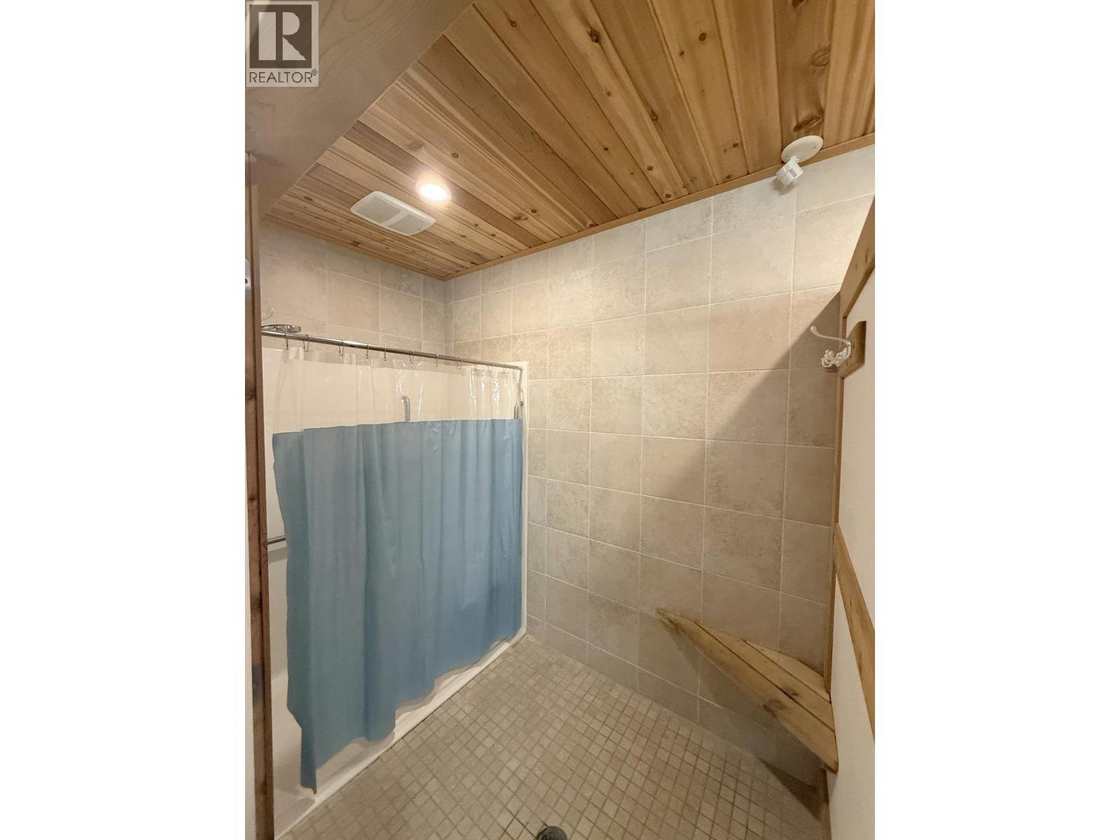 6871 Trans Canada Highway Nw, Salmon Arm, British Columbia  V1E 3A2 - Photo 24 - 10402761