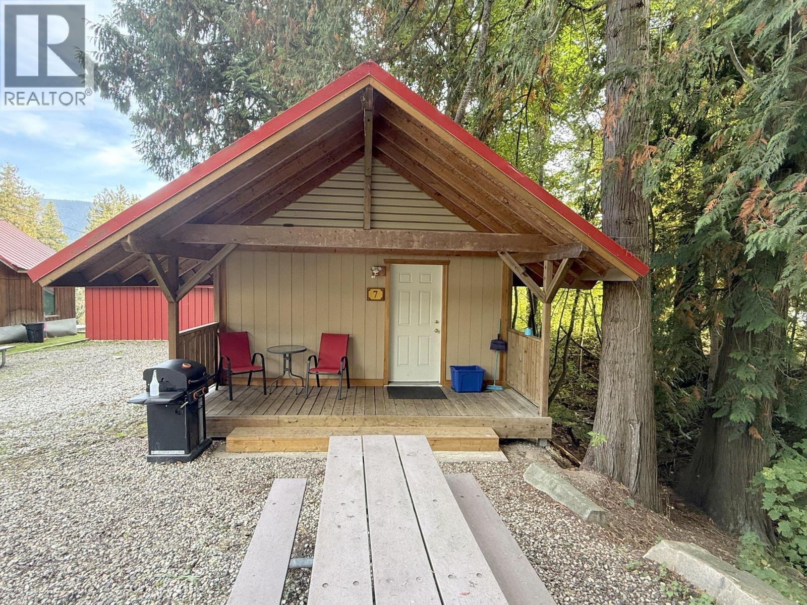6871 Trans Canada Highway Nw, Salmon Arm, British Columbia  V1E 3A2 - Photo 28 - 10402761