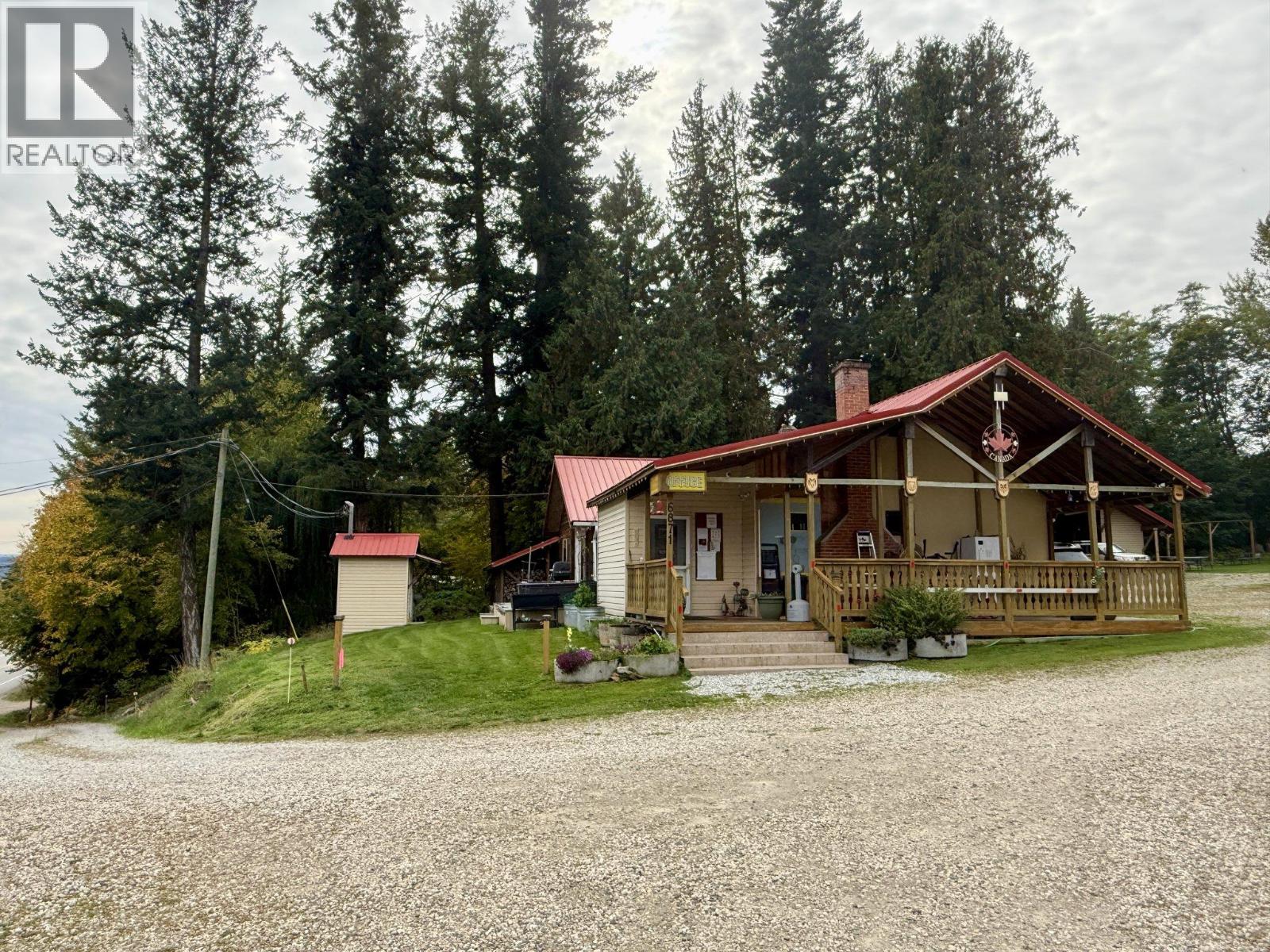 6871 Trans Canada Highway Nw, Salmon Arm, British Columbia  V1E 3A2 - Photo 3 - 10402761