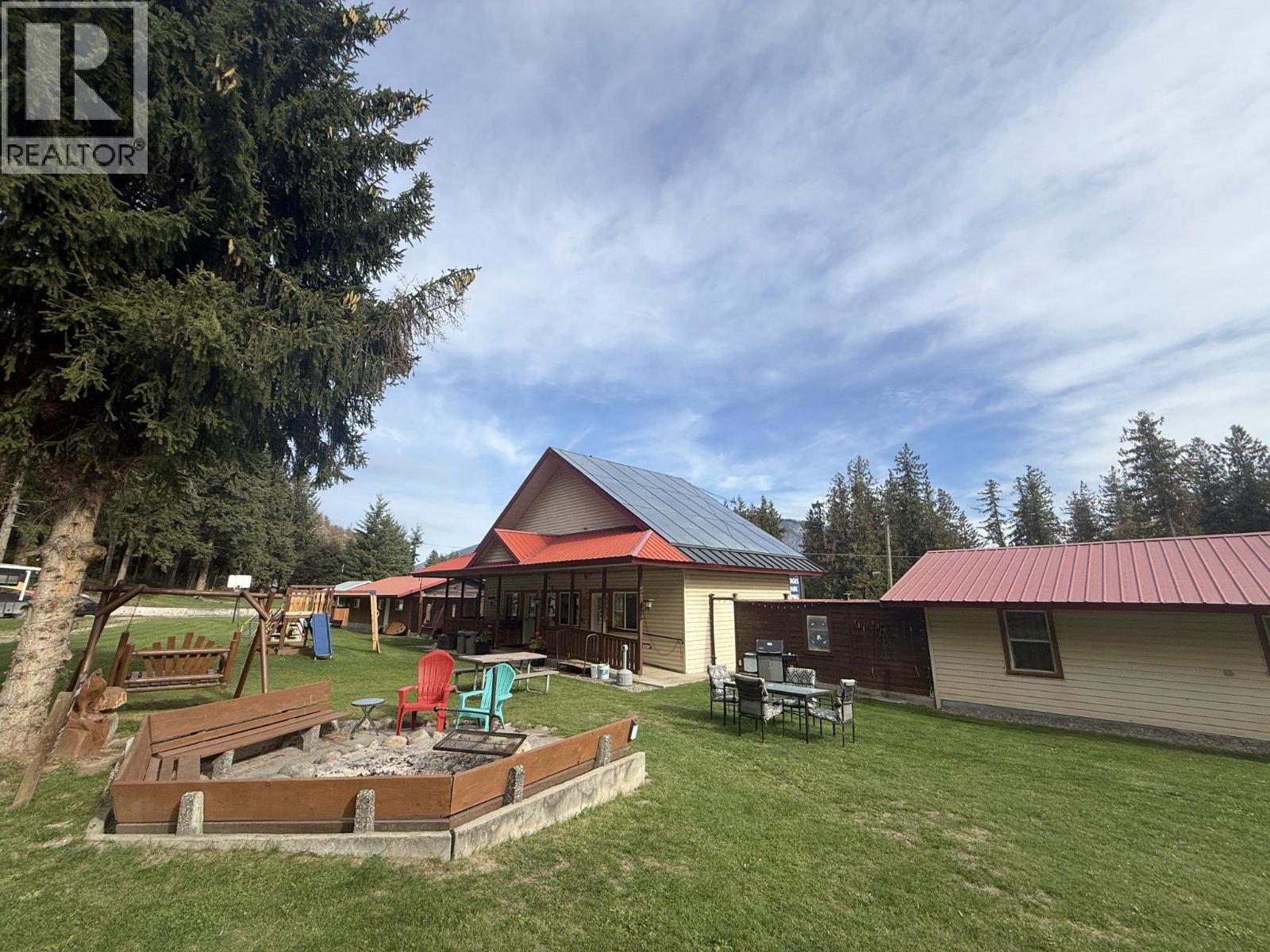 6871 Trans Canada Highway Nw, Salmon Arm, British Columbia  V1E 3A2 - Photo 31 - 10402761