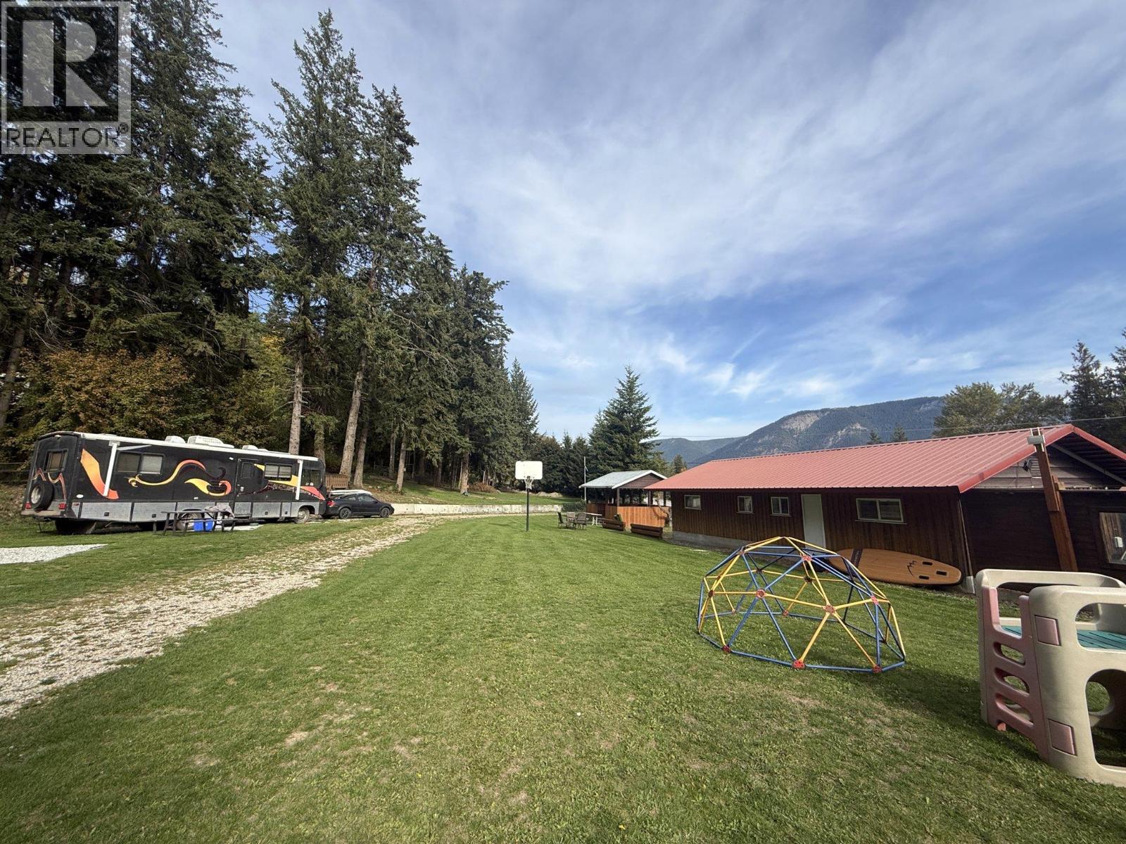 6871 Trans Canada Highway Nw, Salmon Arm, British Columbia  V1E 3A2 - Photo 35 - 10402761