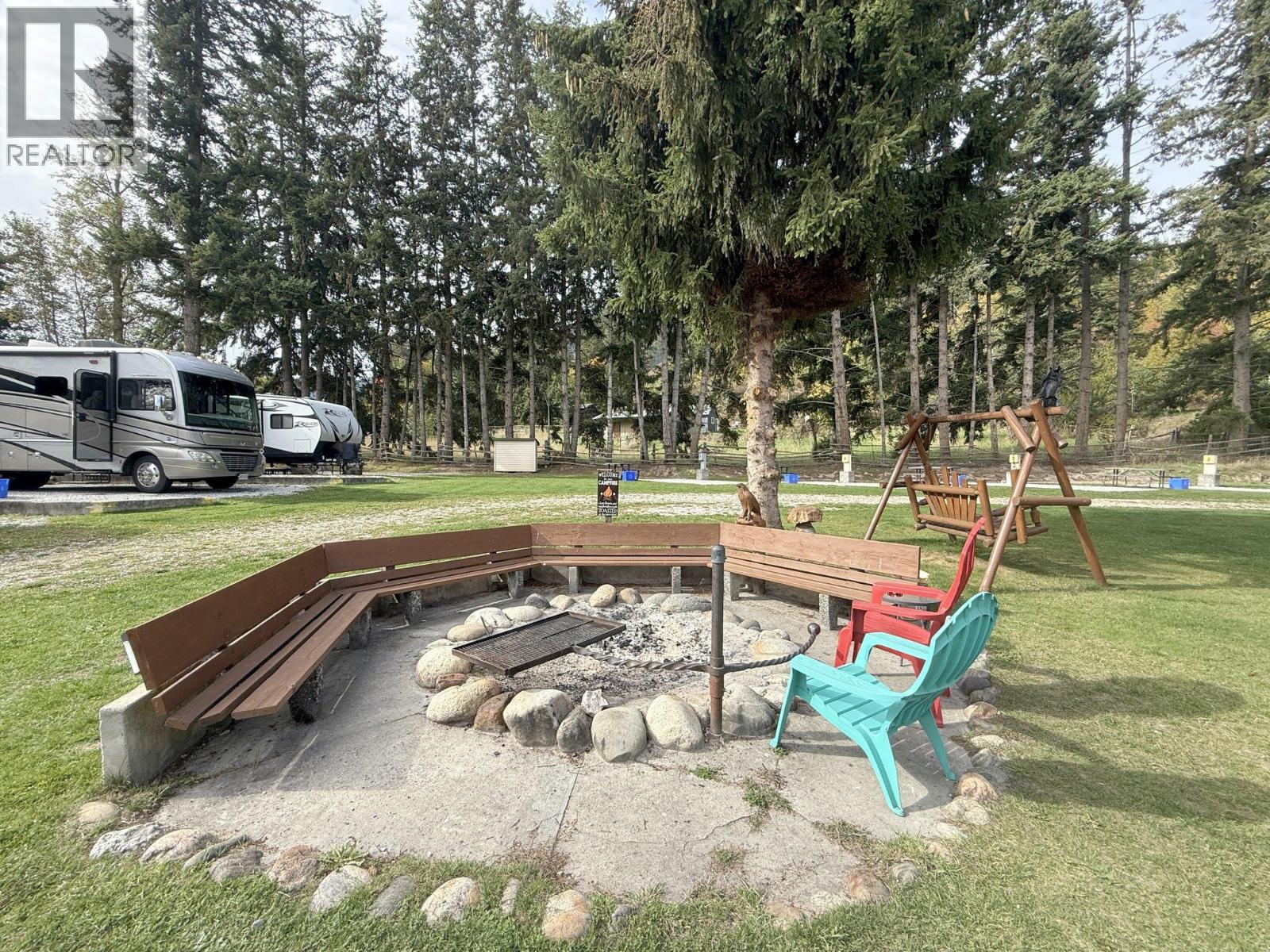 6871 Trans Canada Highway Nw, Salmon Arm, British Columbia  V1E 3A2 - Photo 39 - 10402761