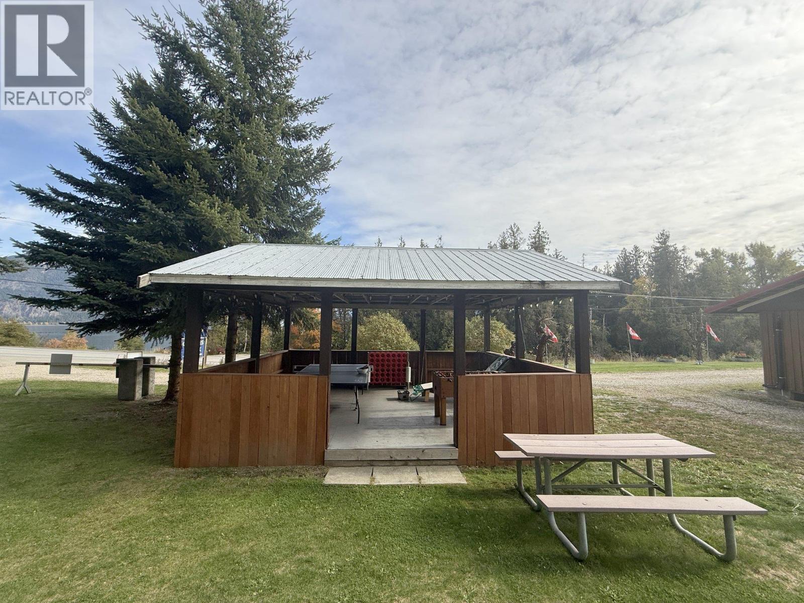 6871 Trans Canada Highway Nw, Salmon Arm, British Columbia  V1E 3A2 - Photo 40 - 10402761