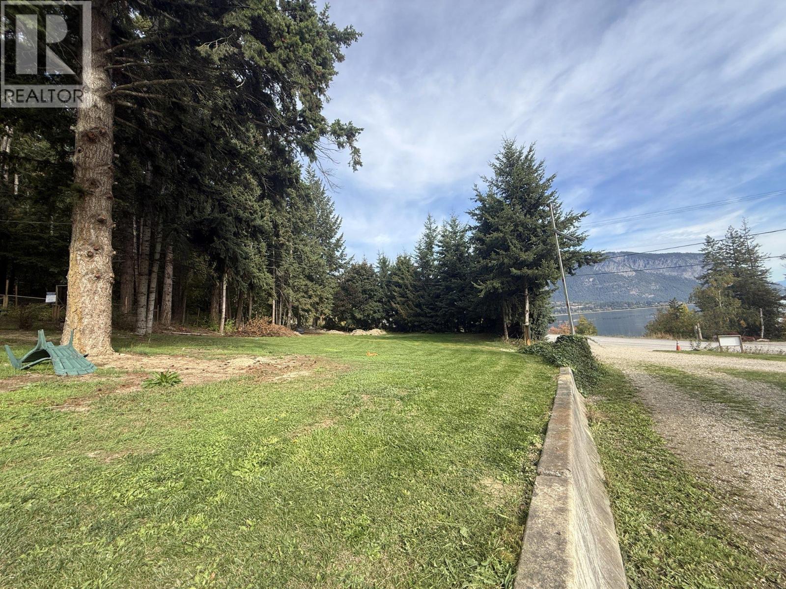 6871 Trans Canada Highway Nw, Salmon Arm, British Columbia  V1E 3A2 - Photo 41 - 10402761