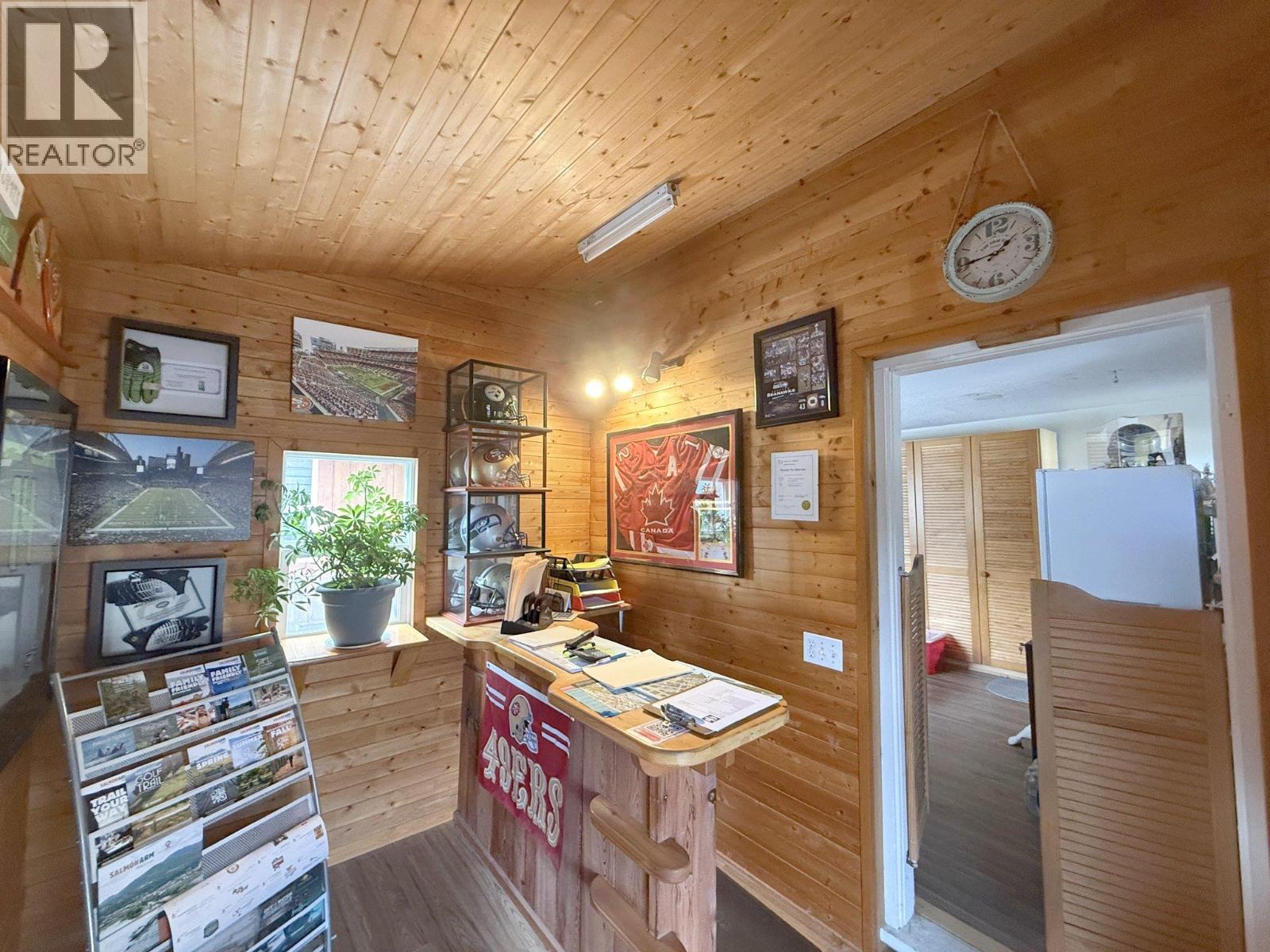 6871 Trans Canada Highway Nw, Salmon Arm, British Columbia  V1E 3A2 - Photo 6 - 10402761