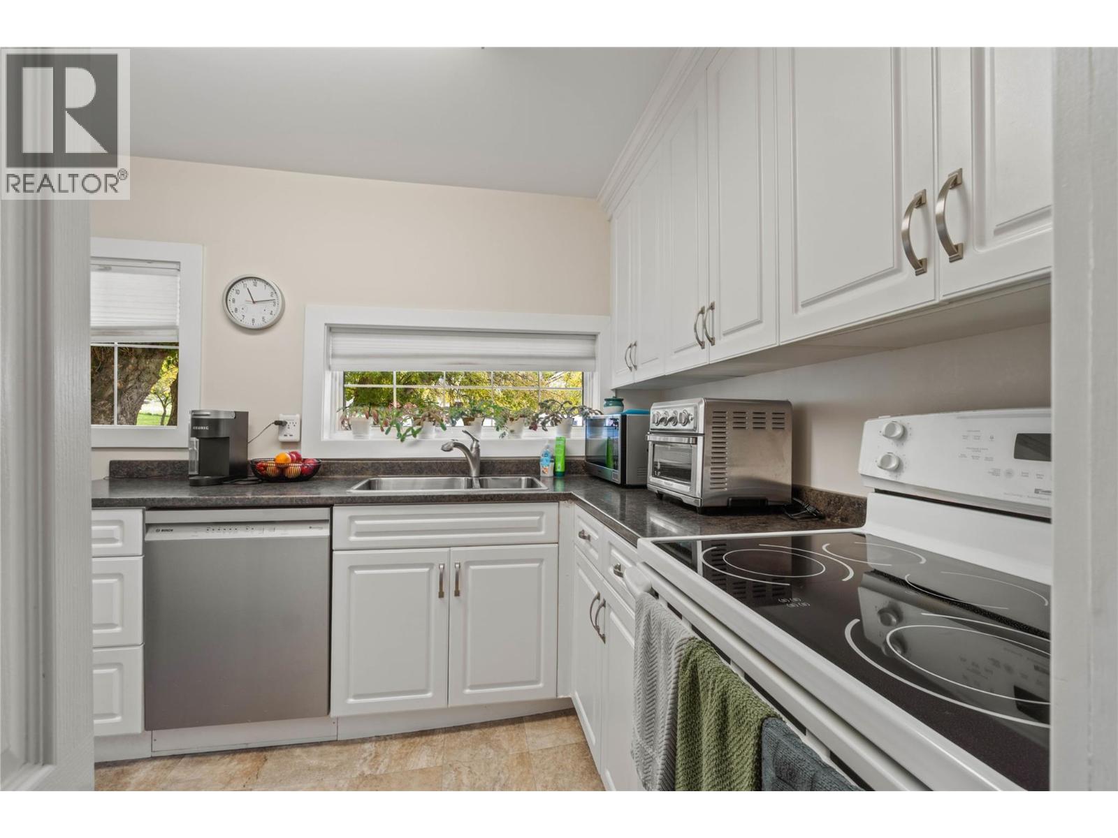 6725 Barnhartvale Road, Kamloops, British Columbia  V2C 6V7 - Photo 7 - 10402561