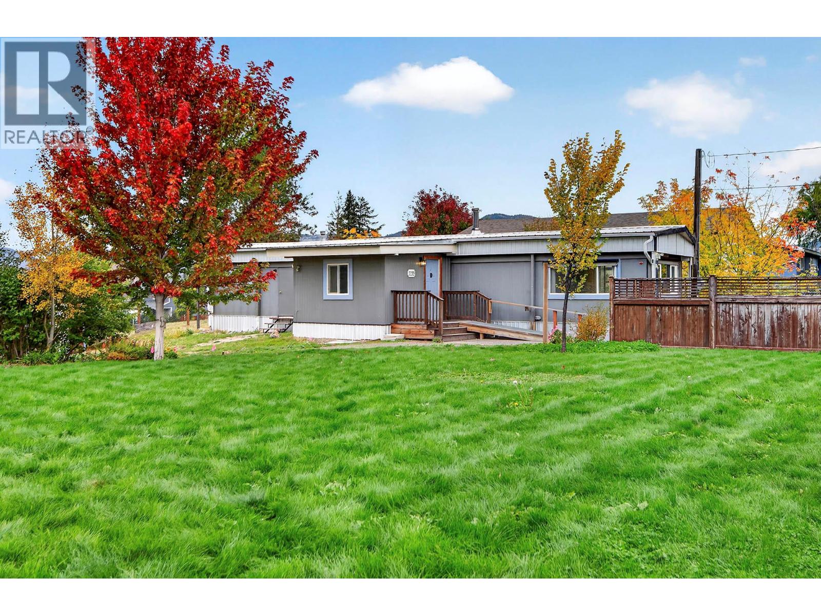 1299 Pinegrove Road, Kamloops, British Columbia  V2C 6V6 - Photo 1 - 10402953