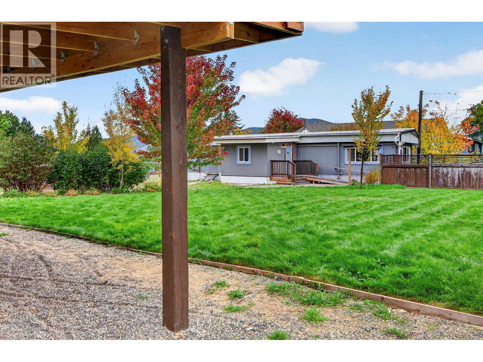 1299 Pinegrove Road, Kamloops, British Columbia  V2C 6V6 - Photo 3 - 10402953