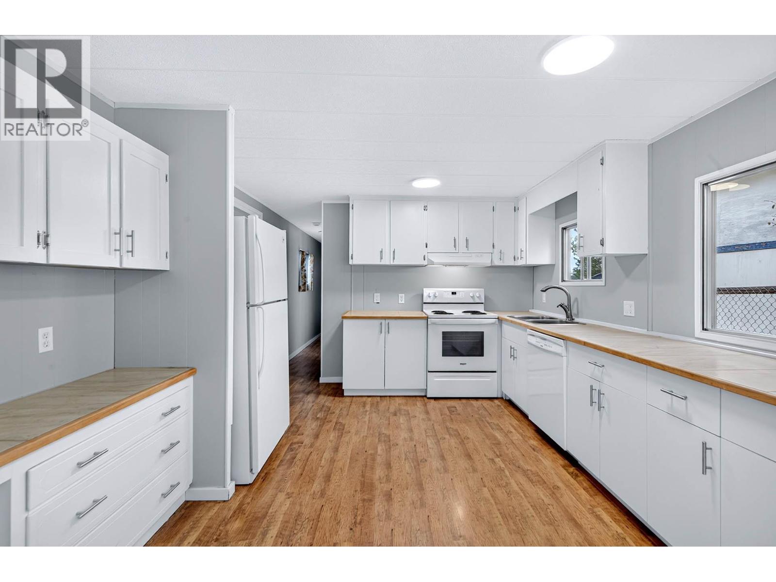 1299 Pinegrove Road, Kamloops, British Columbia  V2C 6V6 - Photo 9 - 10402953