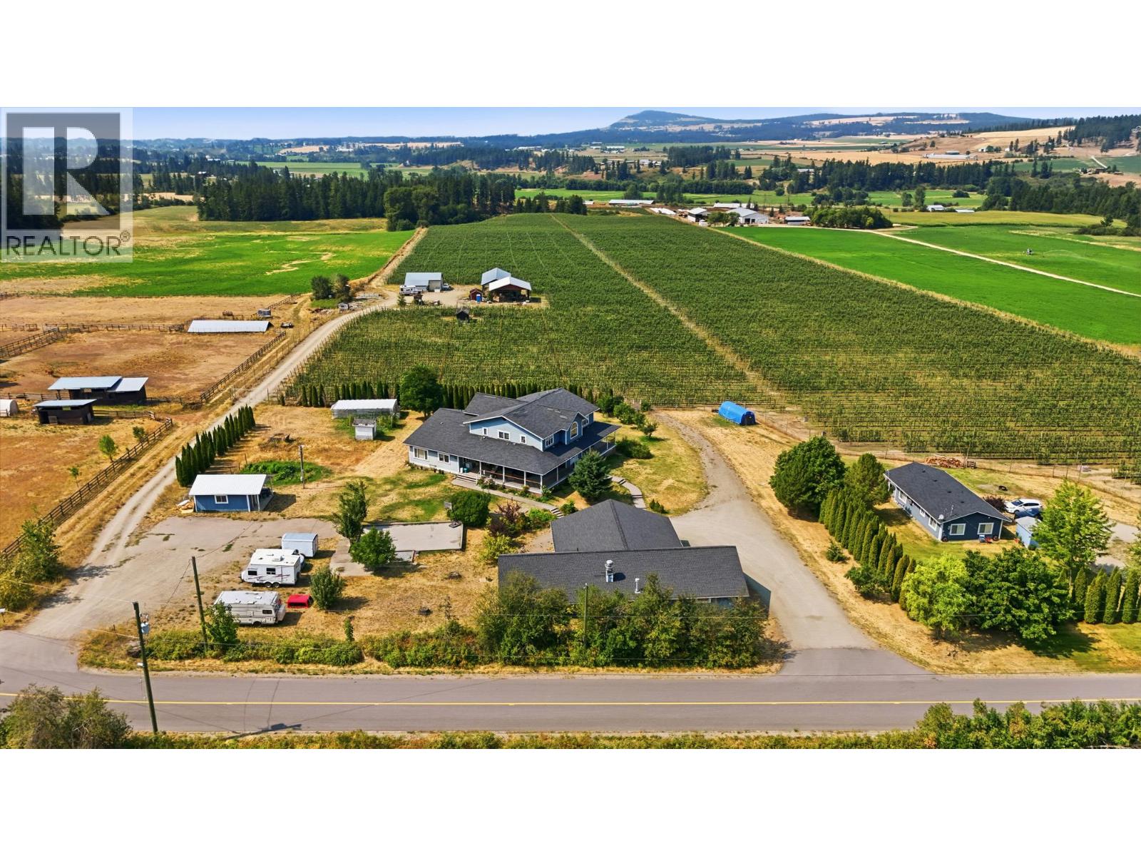 1199 Mountain View Road, Spallumcheen, British Columbia  V4Y 0S2 - Photo 2 - 10403096