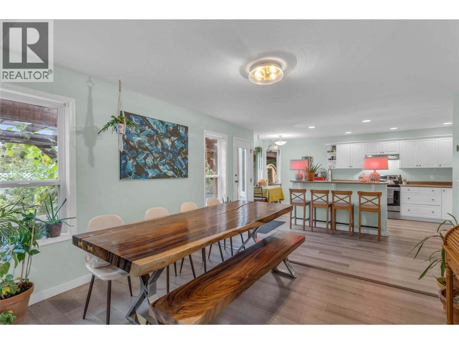 705 Stoltz Court, Kelowna, British Columbia  V1X 7X7 - Photo 10 - 10402852