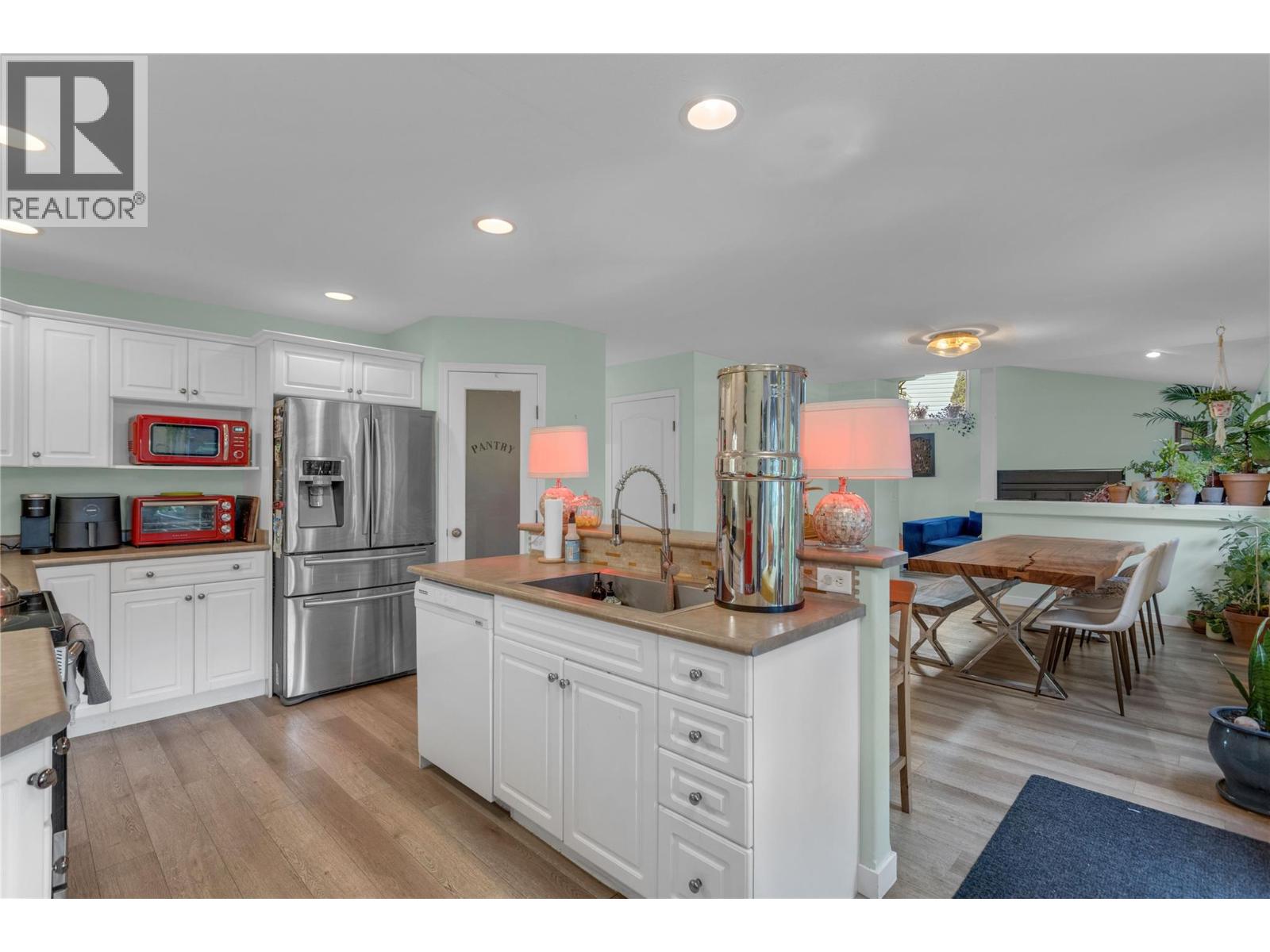 705 Stoltz Court, Kelowna, British Columbia  V1X 7X7 - Photo 14 - 10402852