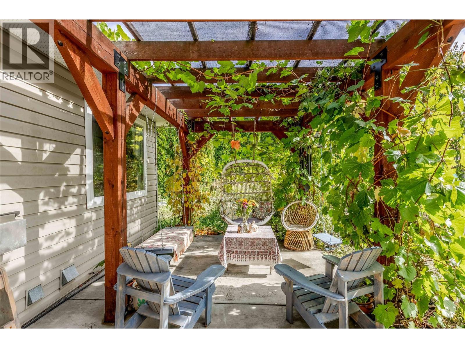 705 Stoltz Court, Kelowna, British Columbia  V1X 7X7 - Photo 43 - 10402852
