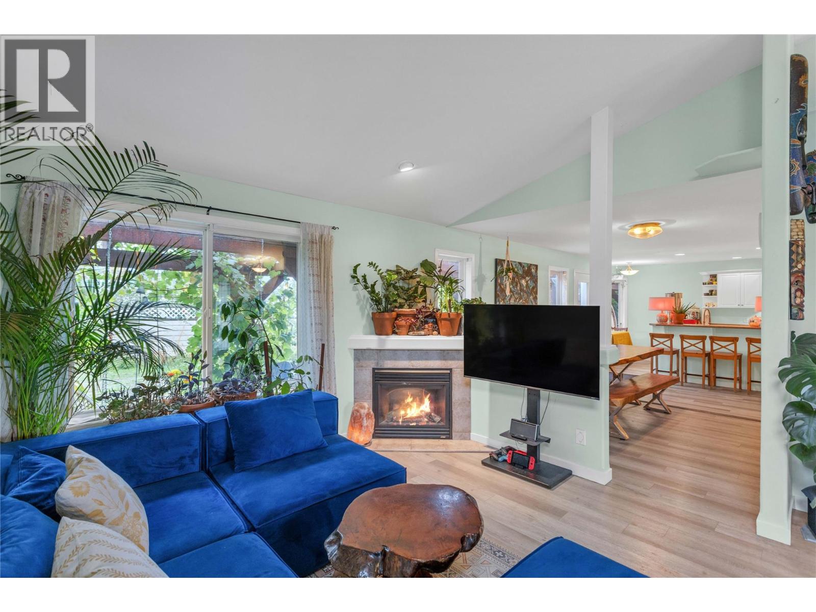 705 Stoltz Court, Kelowna, British Columbia  V1X 7X7 - Photo 8 - 10402852