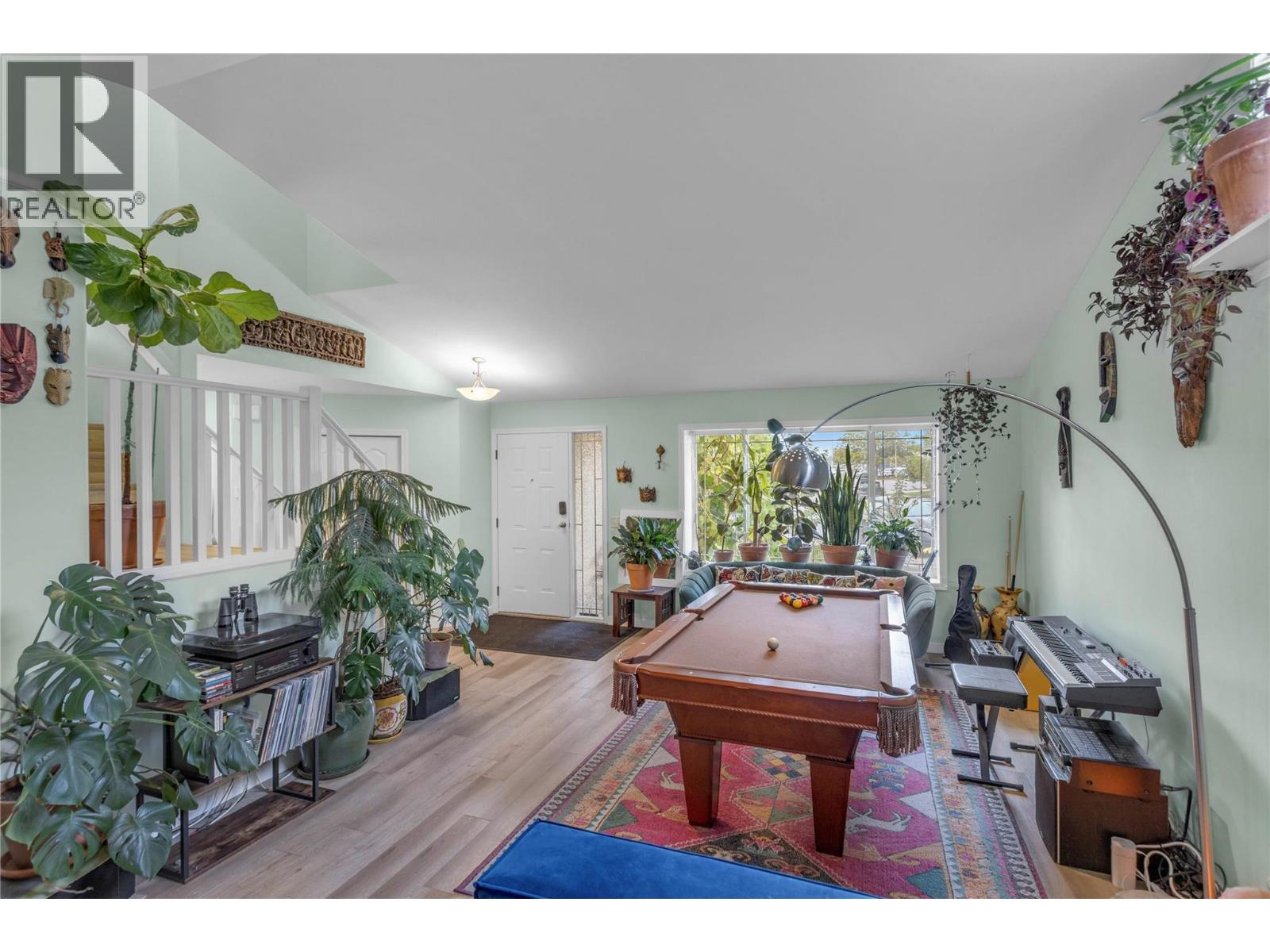 705 Stoltz Court, Kelowna, British Columbia  V1X 7X7 - Photo 9 - 10402852