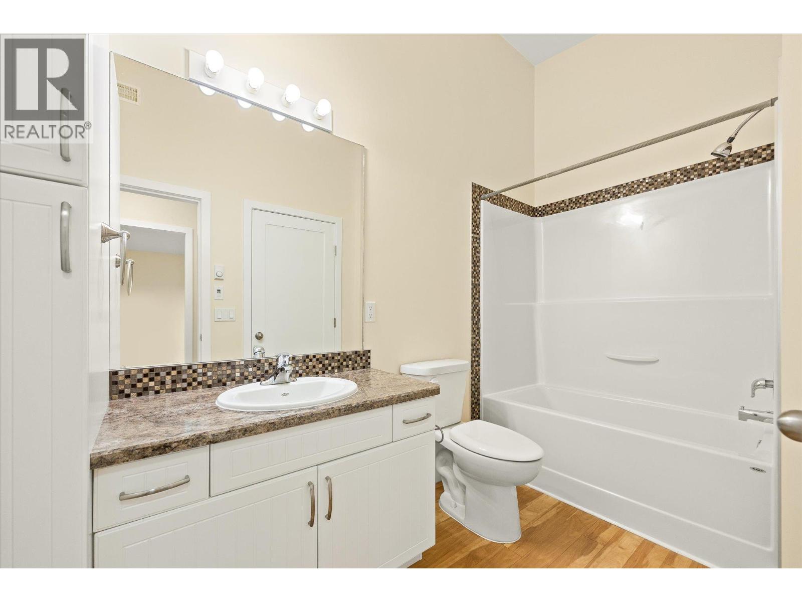 4583 Bonjou Road, Kelowna, British Columbia  V1W 1M7 - Photo 11 - 10401303