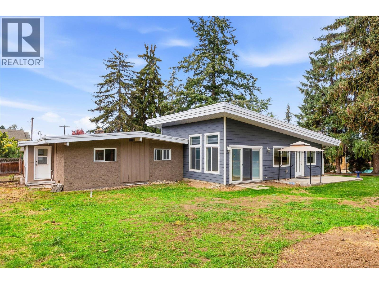 4583 Bonjou Road, Kelowna, British Columbia  V1W 1M7 - Photo 2 - 10401303