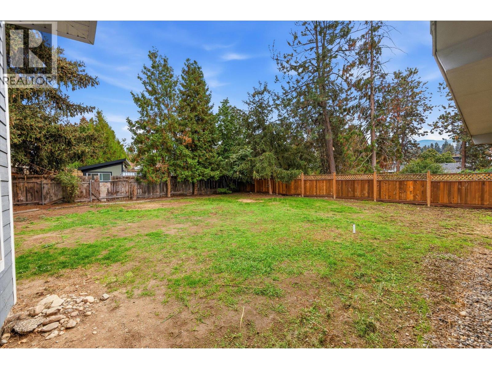 4583 Bonjou Road, Kelowna, British Columbia  V1W 1M7 - Photo 43 - 10401303