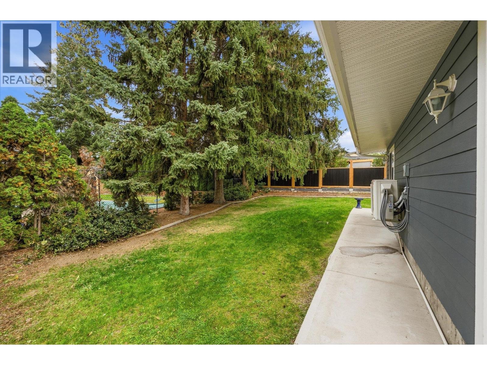 4583 Bonjou Road, Kelowna, British Columbia  V1W 1M7 - Photo 44 - 10401303