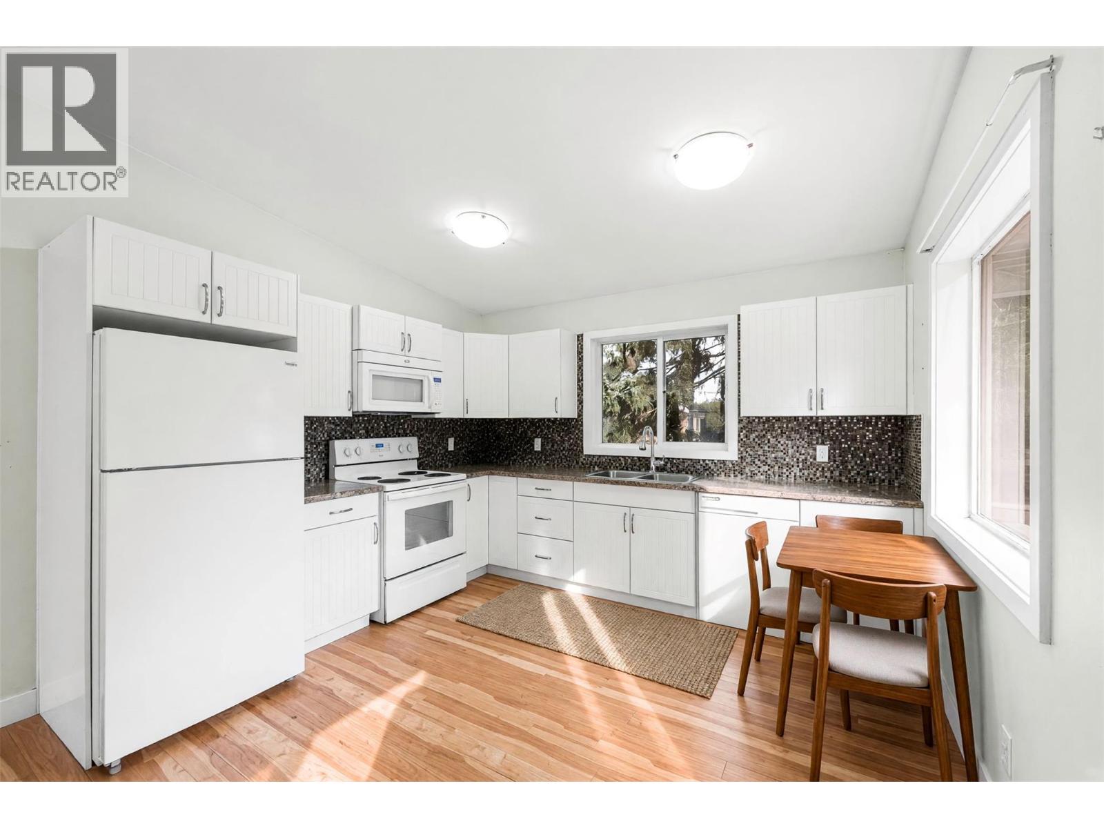 4583 Bonjou Road, Kelowna, British Columbia  V1W 1M7 - Photo 5 - 10401303