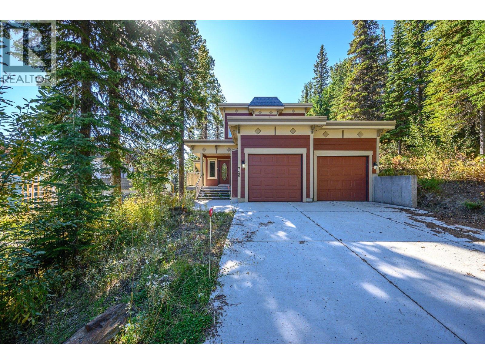 720 Monashee Court, Silver Star, British Columbia  V1B 0S5 - Photo 1 - 10401037