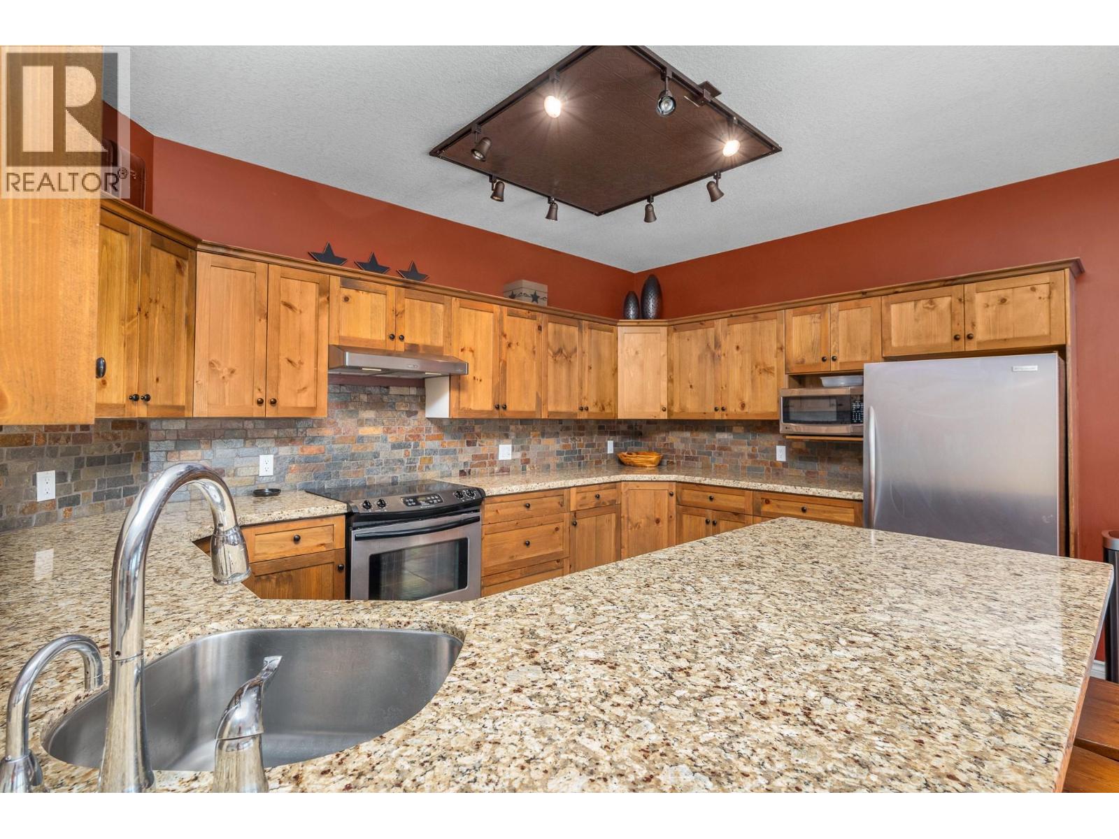 720 Monashee Court, Silver Star, British Columbia  V1B 0S5 - Photo 21 - 10401037