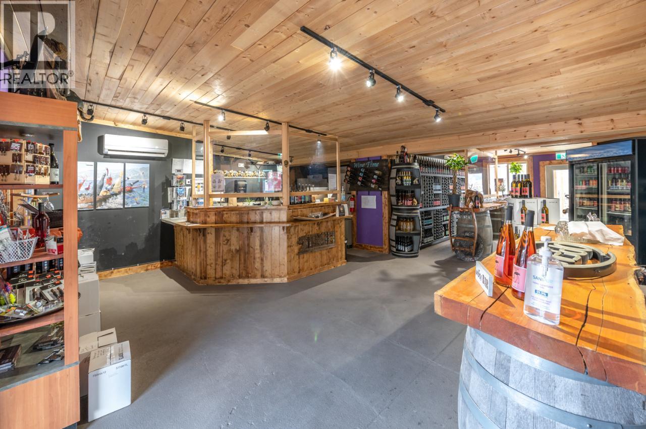 346 Hwy 97, Kaleden, British Columbia  V0H 1K0 - Photo 3 - 10402550