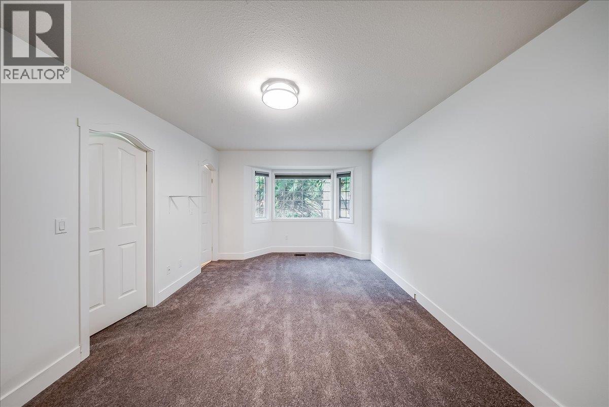 2421 12th Avenue, Castlegar, British Columbia  V1N 4A9 - Photo 12 - 10402949