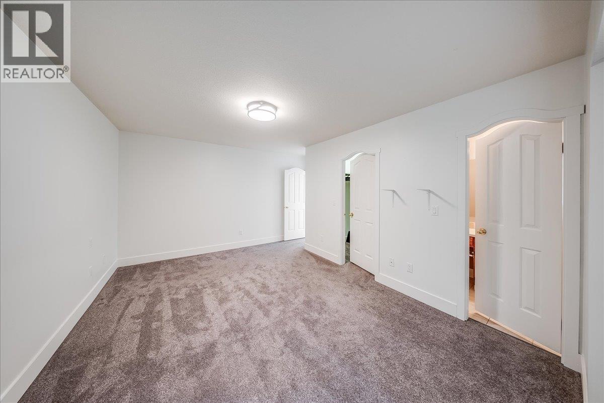 2421 12th Avenue, Castlegar, British Columbia  V1N 4A9 - Photo 13 - 10402949