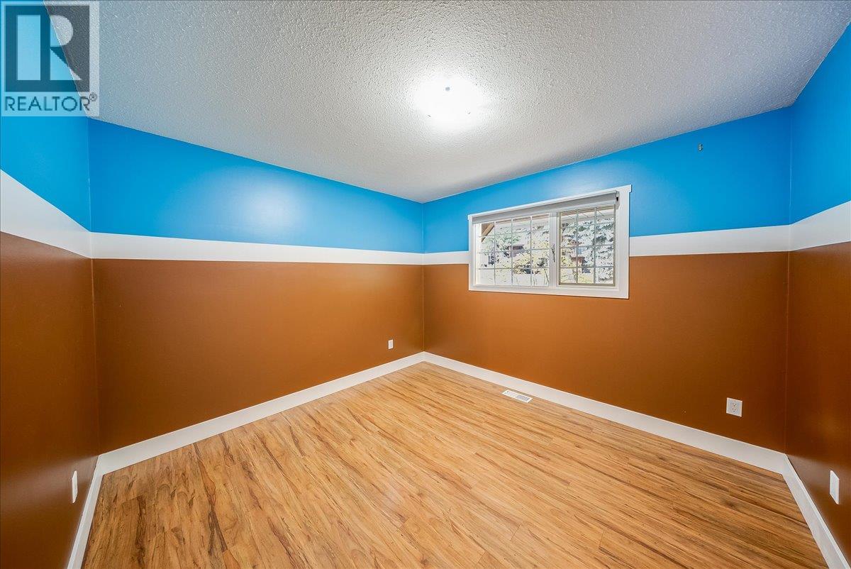 2421 12th Avenue, Castlegar, British Columbia  V1N 4A9 - Photo 15 - 10402949