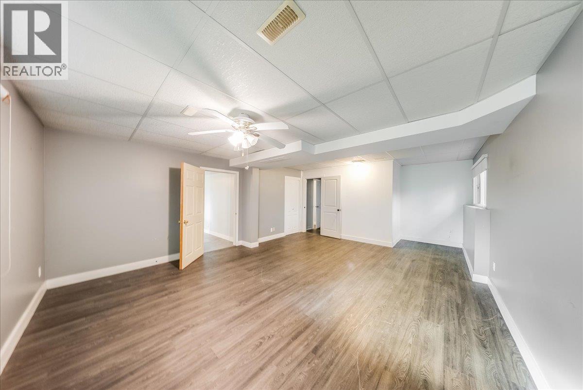 2421 12th Avenue, Castlegar, British Columbia  V1N 4A9 - Photo 26 - 10402949