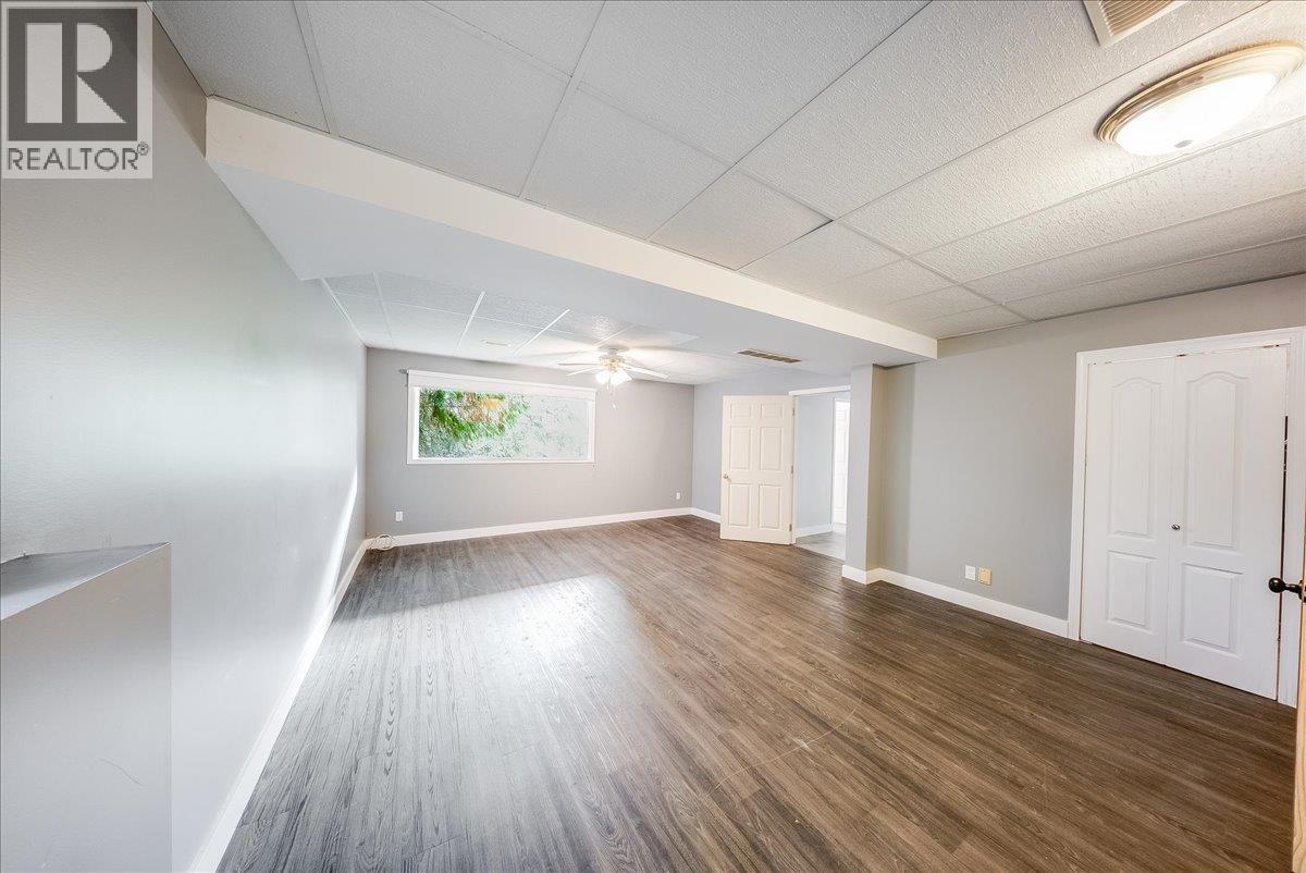 2421 12th Avenue, Castlegar, British Columbia  V1N 4A9 - Photo 27 - 10402949