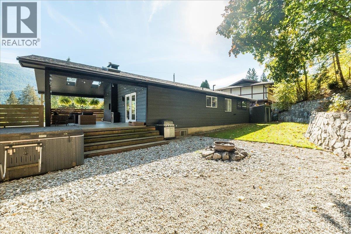 1765 Ridgewood Road, Nelson, British Columbia  V1L 6J9 - Photo 14 - 10402573