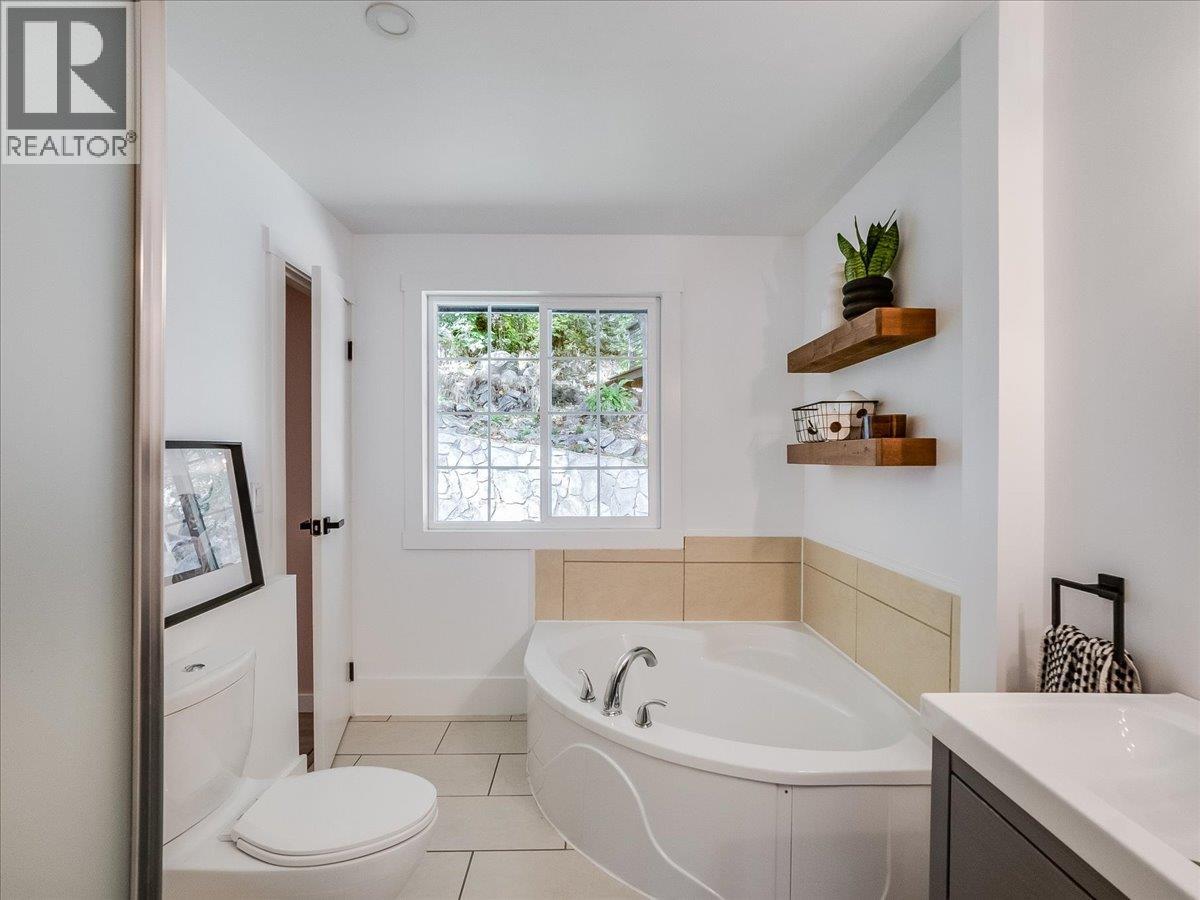 1765 Ridgewood Road, Nelson, British Columbia  V1L 6J9 - Photo 42 - 10402573