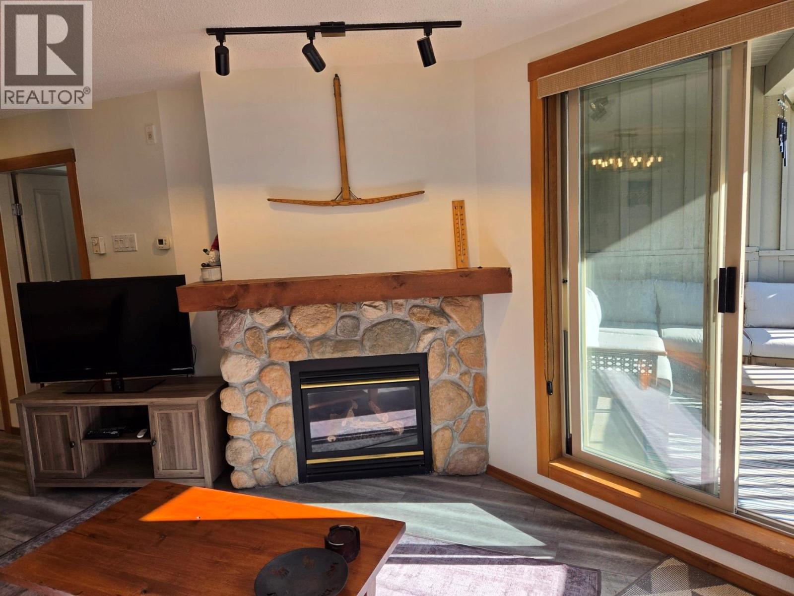 2050 Summit Drive Unit# 303, Panorama, British Columbia  V0A 1T0 - Photo 8 - 10403002