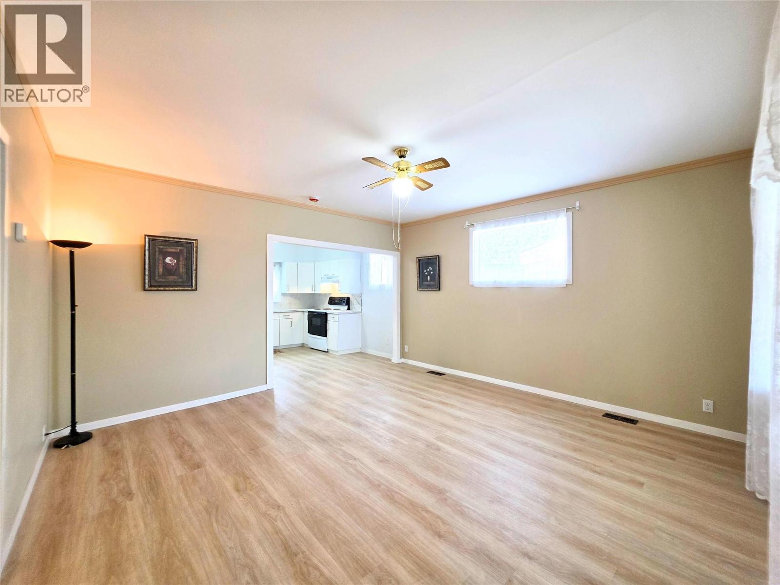 101 6th Avenue S, Cranbrook, British Columbia  V1C 2H5 - Photo 6 - 10402881